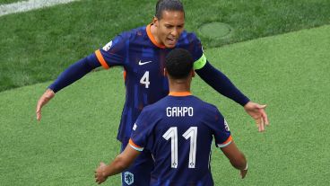 Gapko celebra el primero ante Rumania.