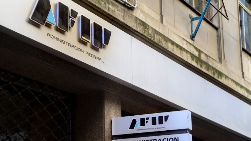 Los ingresos tributarios quedaron por debajo de la inflación acumulada durante el último semestre.