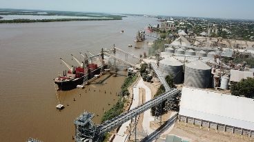 La conciliación llegó a un día de cumplirse la primera semana de paralización total de los puertos.