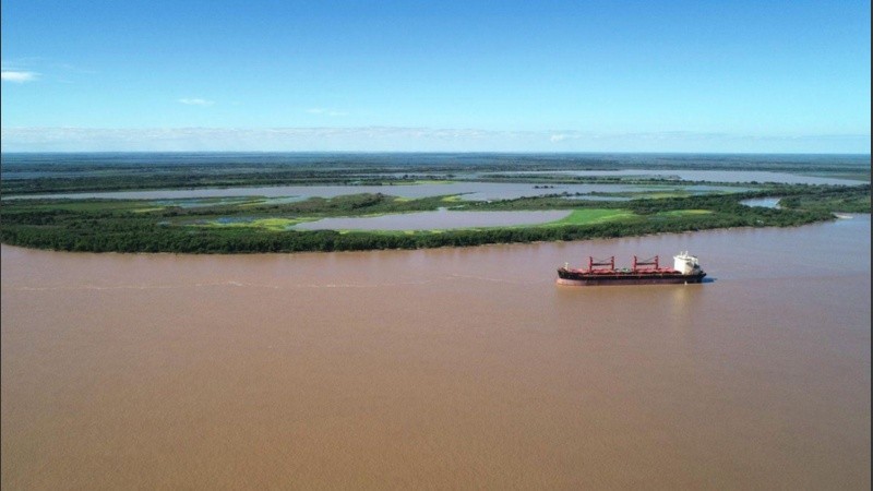 La hidrovía es la principal ruta de salida lógista de la exportación agroindustrial argentina