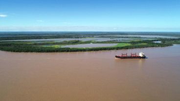 La hidrovía es la principal ruta de salida lógista de la exportación agroindustrial argentina