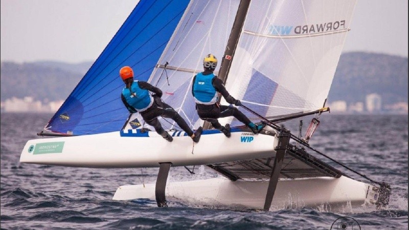Mateo Majdalani y Eugenia Bosco marchan segundos en la Clase Nacra 17.