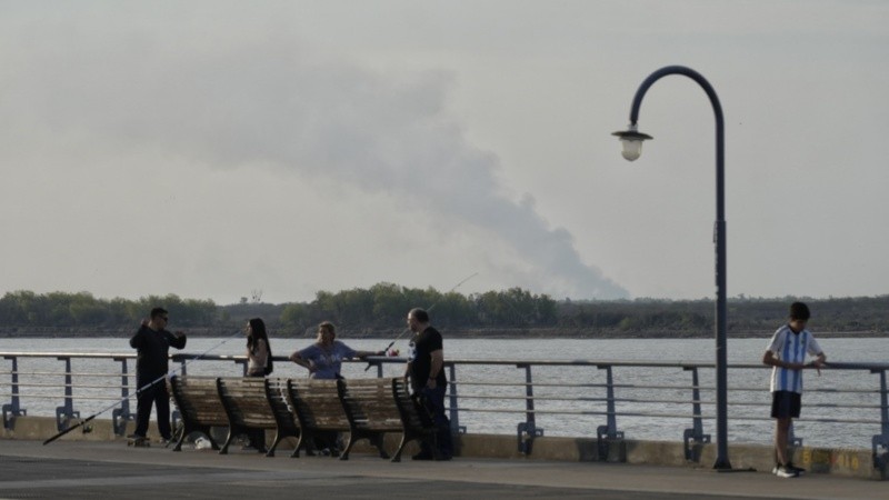 Por el humo y la contaminación del fuego en las islas, la Municipalidad inició la demanda en 2020.