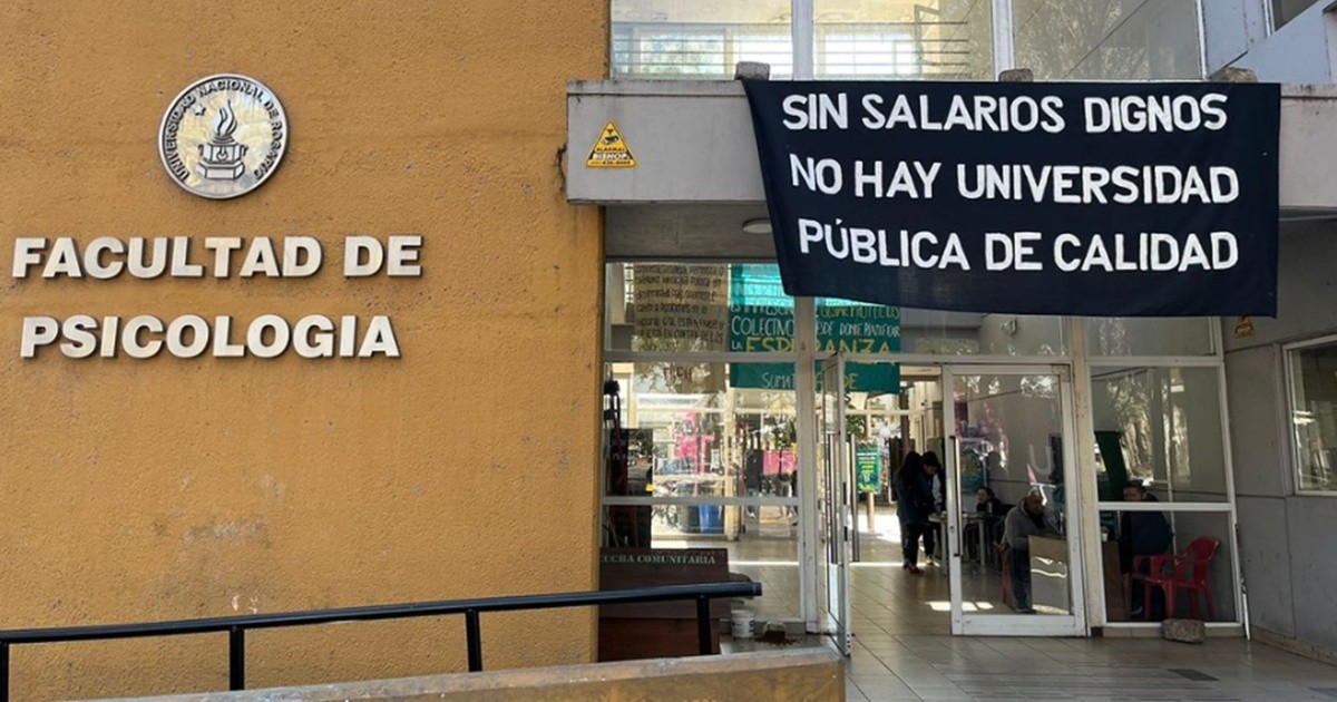 Docentes de la UNR y el personal no docente realizarán 48 horas de paro ...