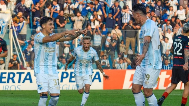 El equipo de Facundo Sava, uno de los animadores del campeonato.