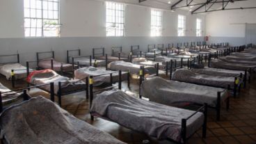 El municipio indicó que hay tres refugios abiertos para personas en situación de calle.