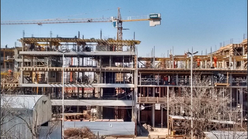 La construción logró frenar la caída y comenzó a recuperar puestos de trabajo.