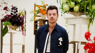 El artista invita a definir los detalles del corte de acuerdo al estilo de cada persona.