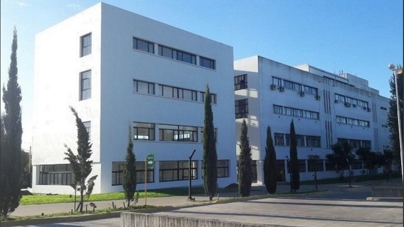 Debido a que todo sucedió en jurisdicción de una universidad pública, será la Policía Federal Argentina (PFA) quien deberá hacerse cargo de la investigación.