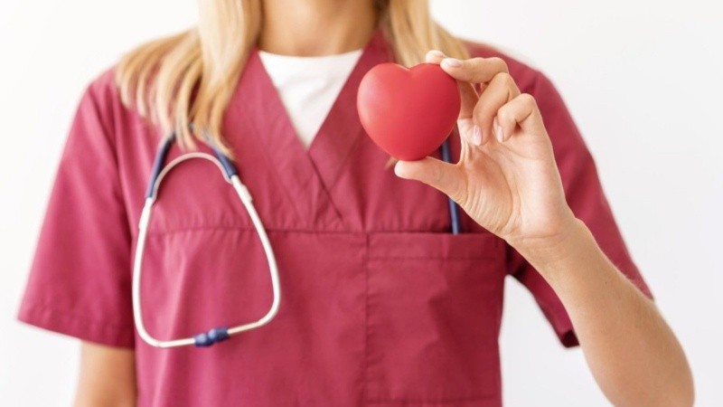 La mortalidad asociada a un primer infarto en mujeres es casi un 20% mayor que en hombres.