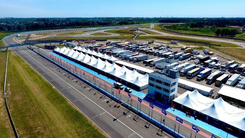 La zona de boxes y torre de control que, de aprobarse el proyecto, pasará a llevar el nombre del Lole.