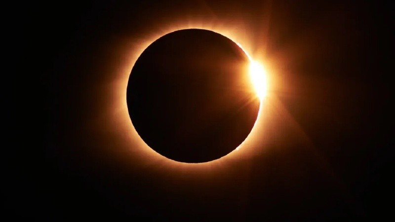 El eclipse solar de este miércoles se pudo apreciar desde Rosario.