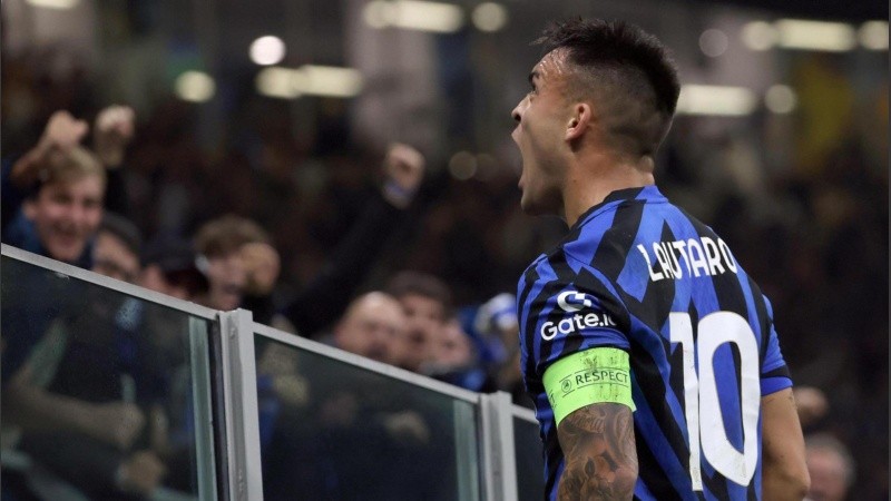 Lautaro Martínez entró en el segundo tiempo y convirtió el 3-0 en la goleada del Inter.
