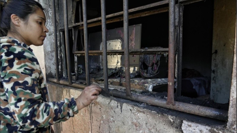 Luego de las pérdidas por el fuego, quieren desalojarlos del lugar