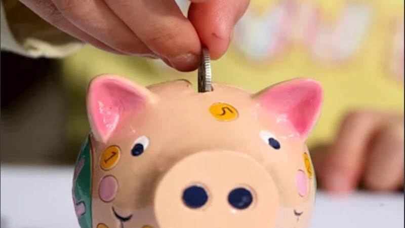 Se busca establecer un sentido de responsabilidad personal en la gestión del dinero, enseñando a los estudiantes a planificar sus gastos y a vivir dentro de sus posibilidades.