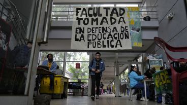 Rosario3 pasó por la Siberia en donde varias facultades se sumaban a la toma.