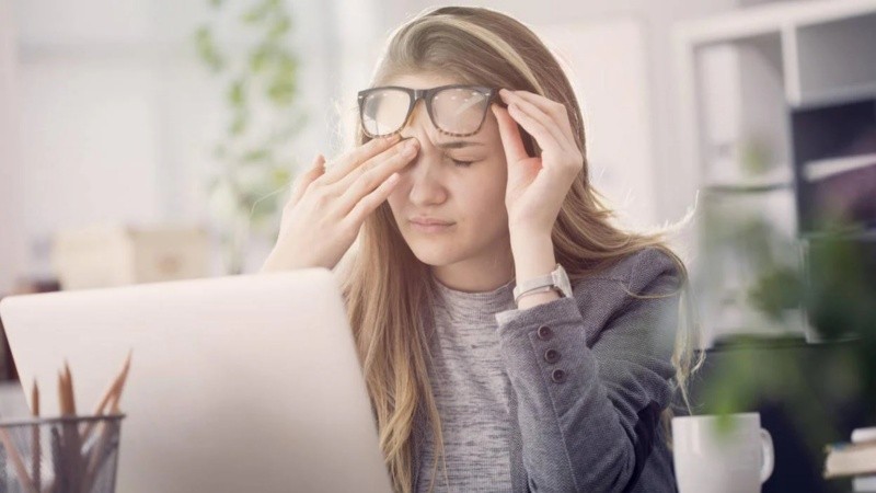 Tres tips sencillos de recordar para evitar la fatiga visual.