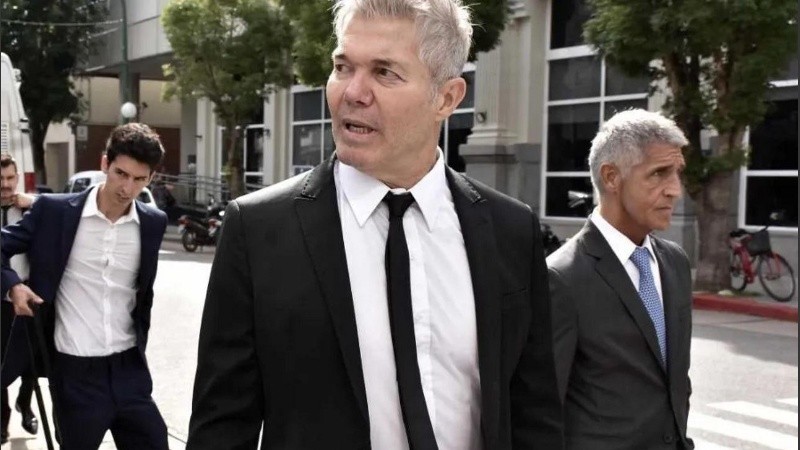 El letrado no entiende cómo los vecinos veían y escuchaban todo pero la Municipalidad no