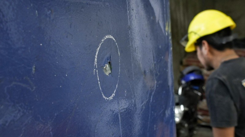 El chapón de la obra con los disparos.