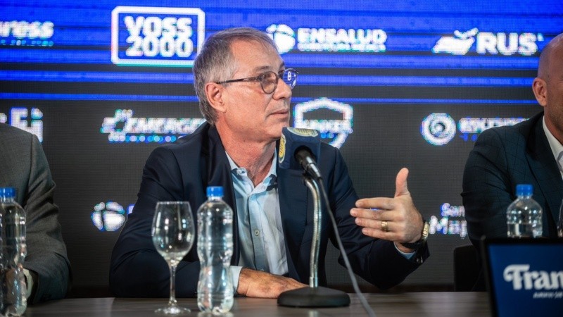 Ariel Holan junto al representante deportivo Federico Lussenhoff.