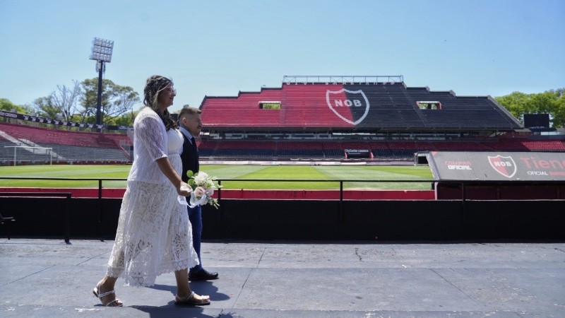 Desde este jueves a las 10 se celebraron casamientos en el Coloso Marcelo Bielsa.