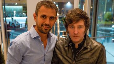 Milei junto al diputado Martín Menem, sobrino del fallecido ex mandatario.