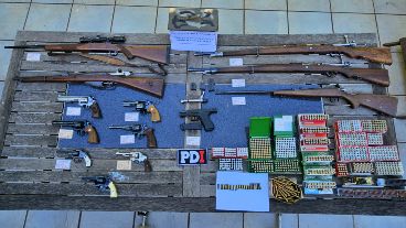 El material suecuestrado en el allanamiento al financista Herrera en sus casas de barrio Alberdi y de Timbúes