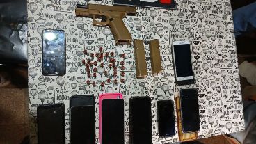 La Glock con numeración limada incautada en Martínez de Estrada al 7700.