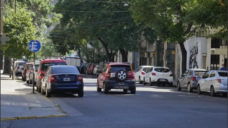 Ya se puede estacionar en ambas manos de calle Mitre antes de Pellegrini.