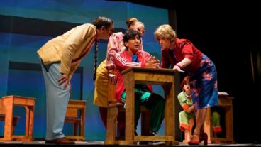 El elenco de la obra "Por arte de sueño".