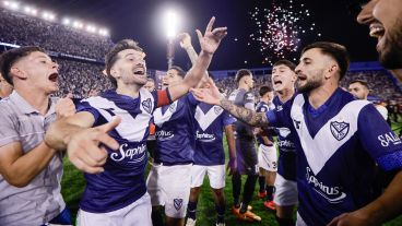 El Fortín celebró el título ante su gente en Liniers.