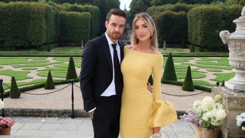 Kate, de 25 años, junto a su novio fallecido, que tenía 31.