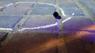 La mujer fue atacada por dos gatilleros en moto.