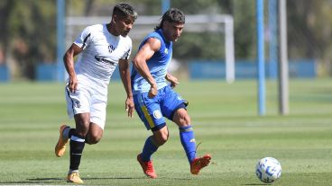 Malcorra, uno de los referentes del plantel auriazul, convirtió de penal en el triunfo canalla.