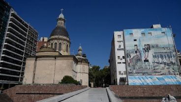 La Catedral de Rosario vista desde el Monumento a la Bandera.