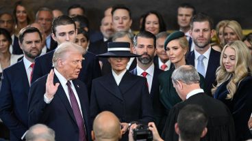 Donald Trumpe y el presidente saliente Joe Biden en el Capitolio.