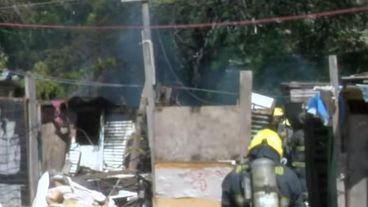 Ocurrió penas a unos metros de la escultura Barquito de Papel. Comenzó por un cortocircuito.