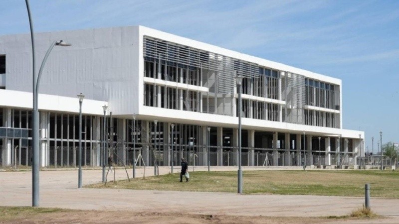 El Hospital Regional Sur se pensó para que se convirtiera en el más moderno del país.