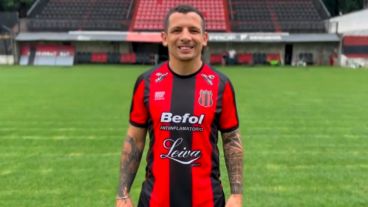 El rosarino pasó por una docena de clubes antes de recalar en el bajo Núñez.