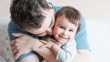 La contraindicación de consumir excesivamente información sobre crianza respetuosa y la importancia de centrarse en la propia experiencia.