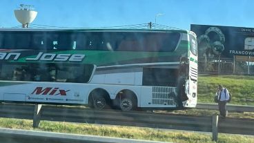 El micro tomó fuego sobre Circunvalación.