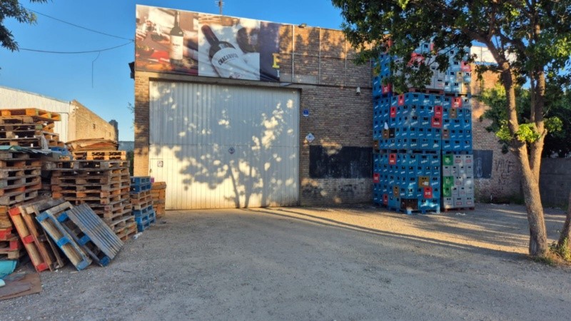 La distribuidora donde se produjo el asalto.