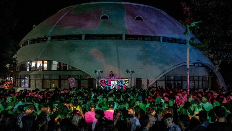 El Festival Faro 2025 se prepara para su última noche.