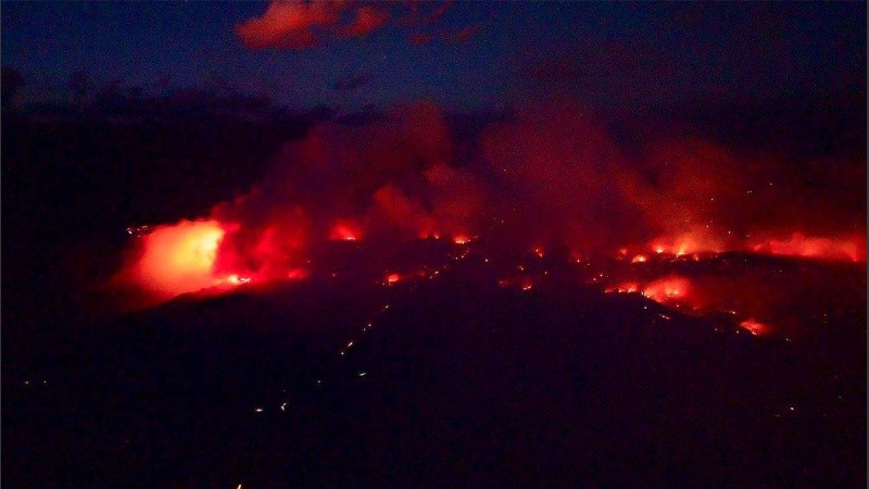 El viento dificulta el combate al fuego en El Bolsón.