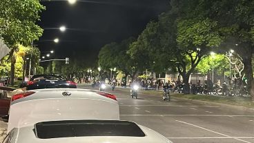 Picada de motos en Oroño y lamadrid.