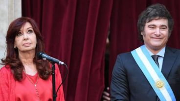 "¿O tal vez, un buen psiquiatra? Lo necesitás. Y, además, como sos el presidente, le vendría muy bien a todos los argentinos y todas las argentinas".