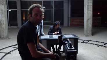 Zago (delante izquierda) junto a Chanama durante la filmación en el Heca cuando aún no funcionaba.