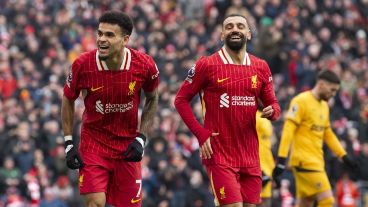 Díaz y Salah, goleadores de la jornada en Anfield.