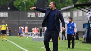 El "Ogro" Fabbiani ya dejó Riestra y esta semana sería anunciado como técnico rojinegro, tras la salida de Soso.