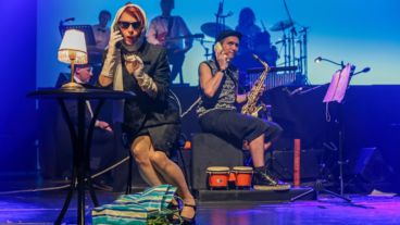 Para Elena Roger, Mina es “una cantante fantástica de muchísimos dones y cantidad de estilos” que le hizo un "corte de manga" a los mandatos sociales.